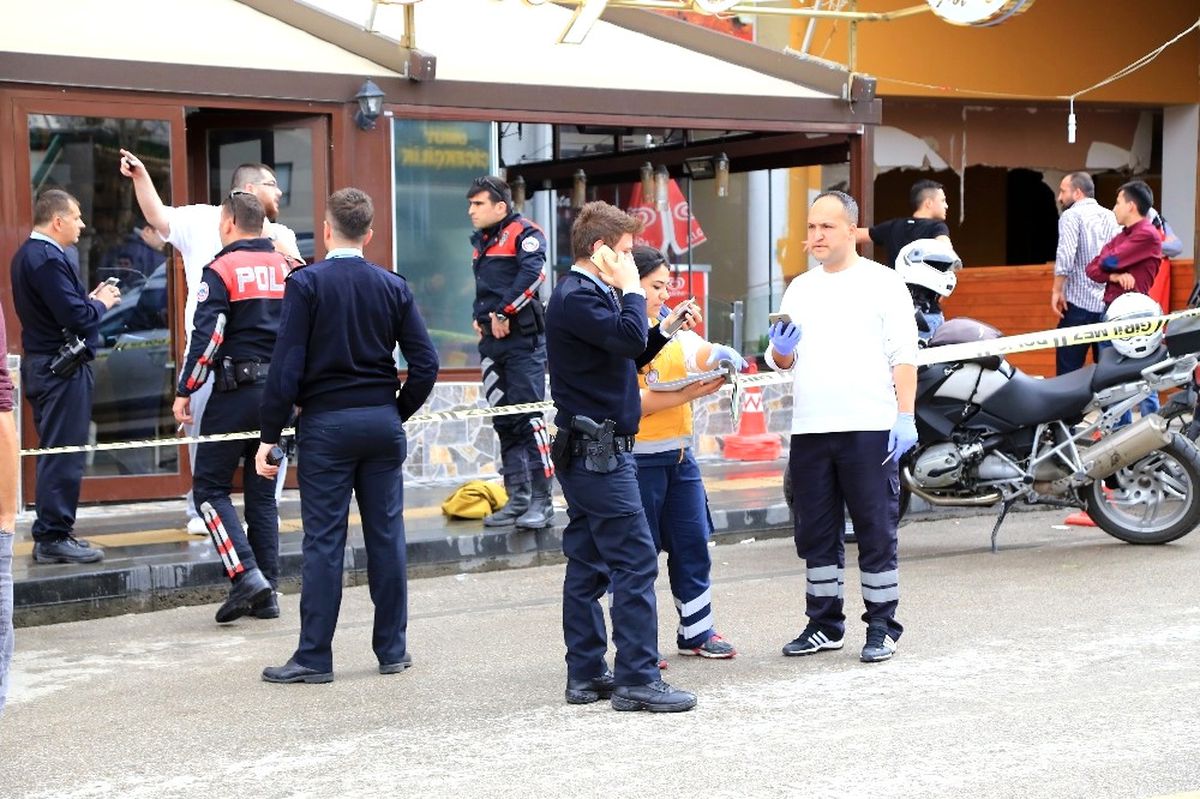 Başkent\'te Kafede Silahlı Çatışma: 1 Ölü, 4 Yaralı