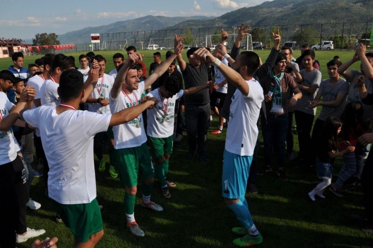 Bozdoğan Bal\'a Yükseldi