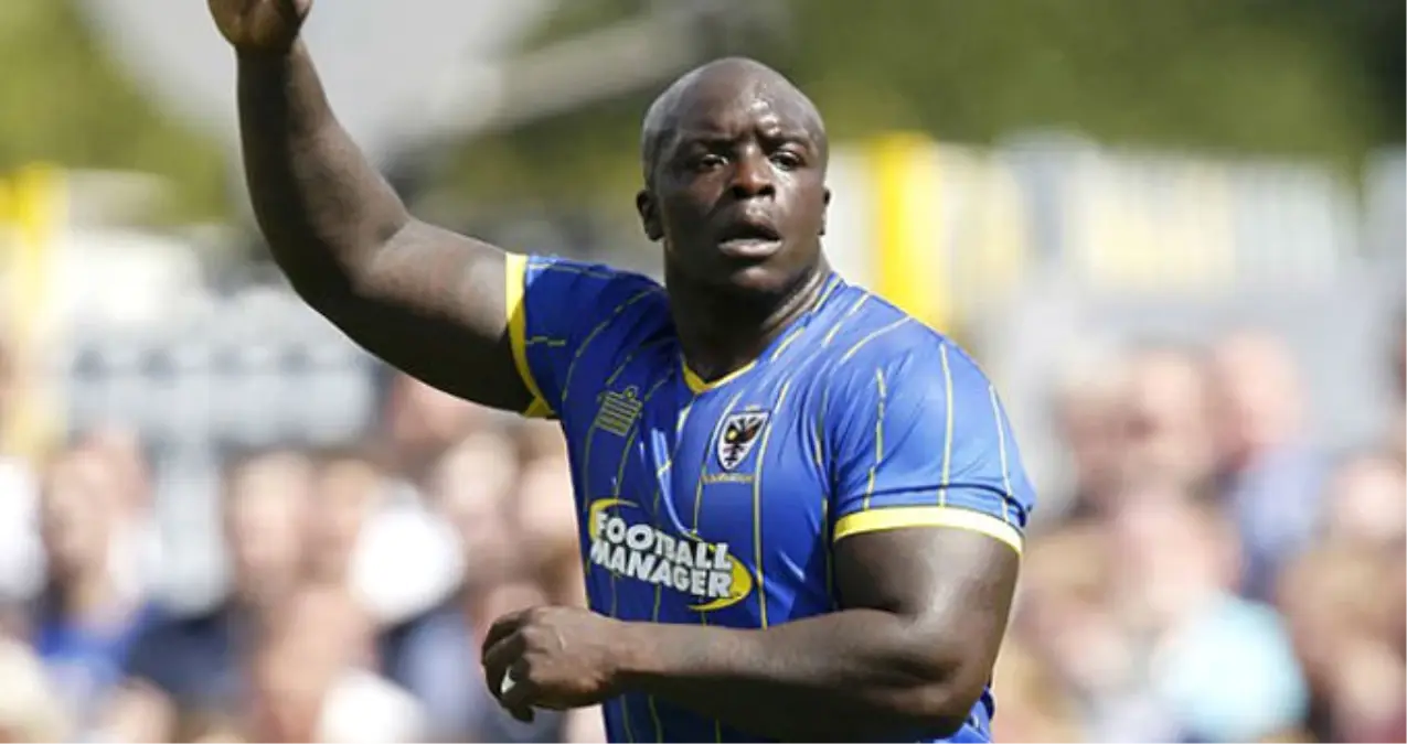 "Canavar" Lakaplı Futbolcu Akinfenwa, Takımıyla Yeni Sözleşme İmzaladı