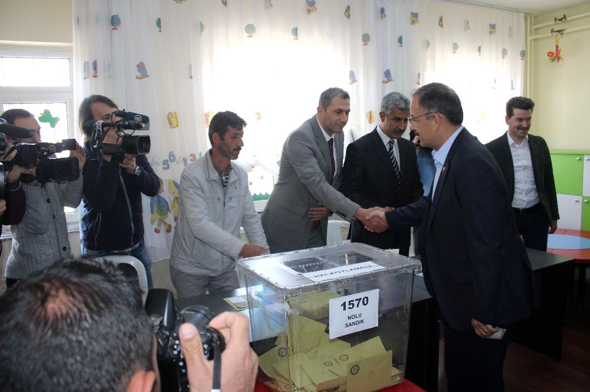 Çevre ve Şehircilik Bakanı Özhaseki: "Türkiye\'de Demokrasi Tüm Kurumları ile Oturmuştur"