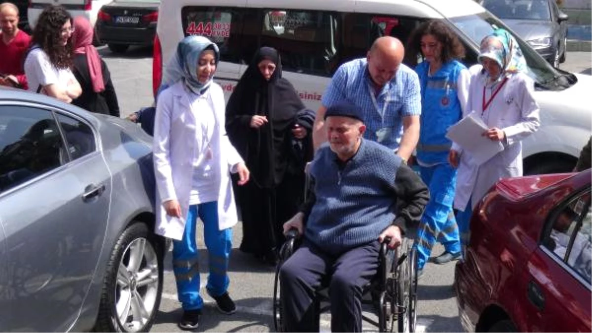 Dha İstanbul - Engelli ve Yaşlı Seçmenler Araçlarla Taşındı