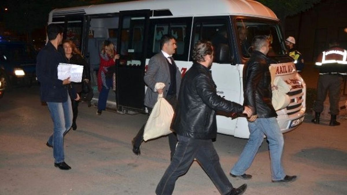 Dha İstanbul - Oy Torbaları Seçim Kurullarına Gelmeye Başladı