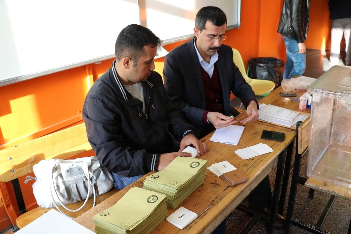 Diyarbakır\'da Oy Verme İşlemi Başladı