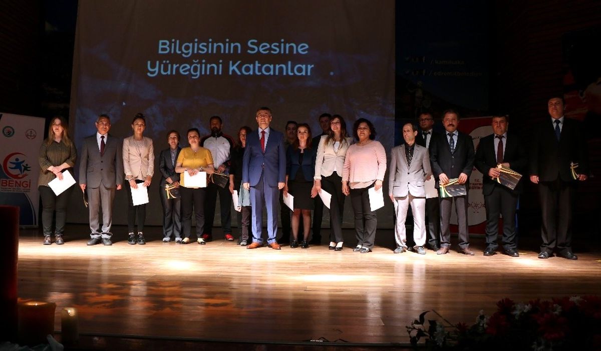 Edremit\'te 260 Öğretmen Başarı Belgesi Aldı