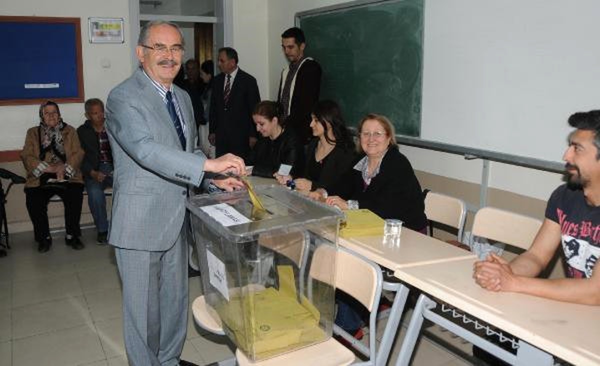 Eskişehir, Bilecik ve Kütahya\'da Referanduma İlgi Büyük (2)