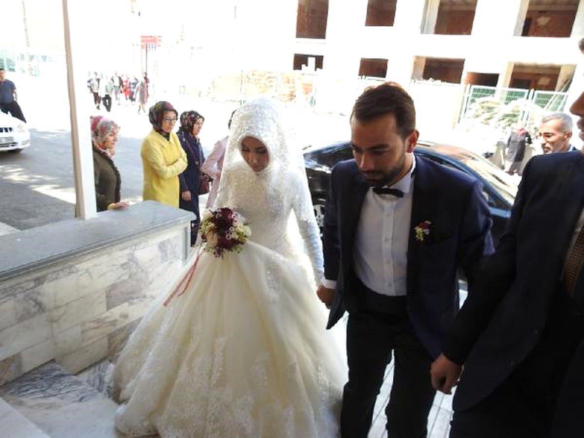 Gelin ve Damat Oy Kullandı