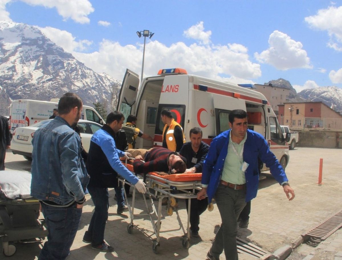 Hakkari\'de Yaralanan 8 Askerin Tedavisi Sürüyor