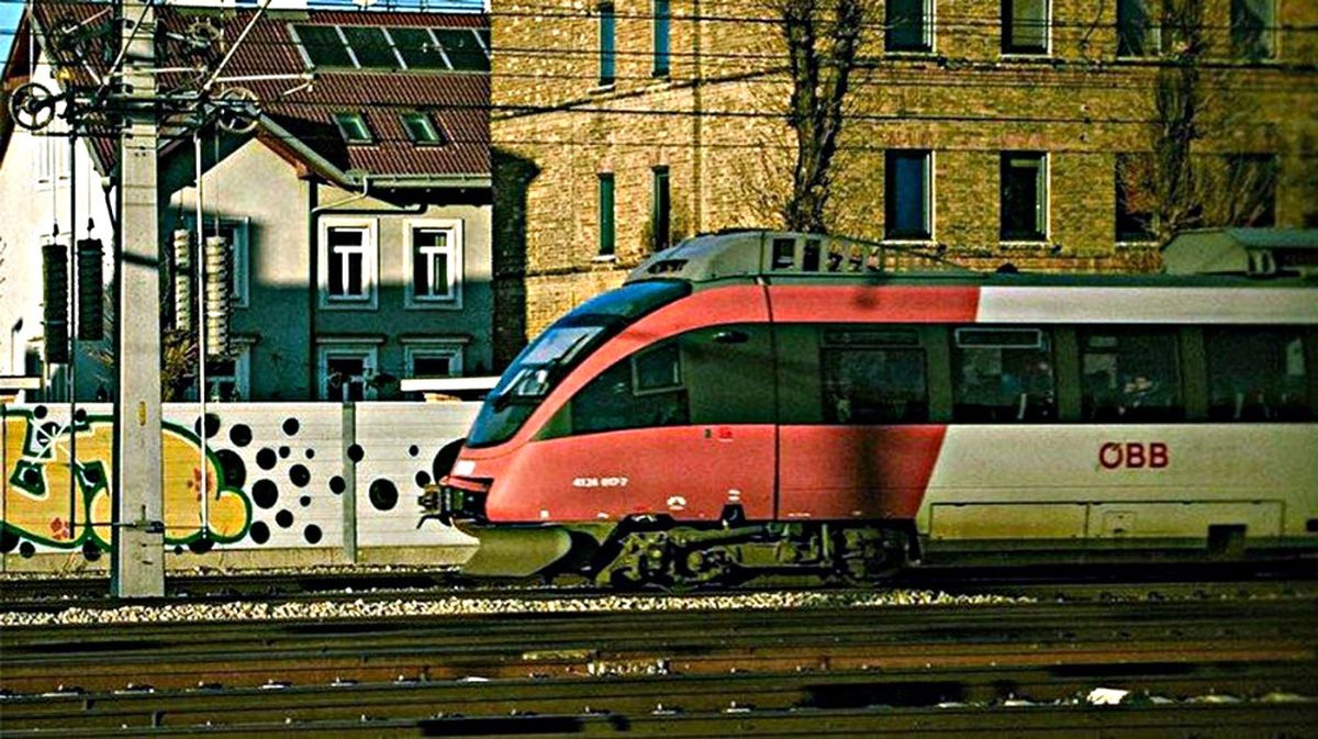 Iki Yolcu Treni Çarpıştı: 7 Yaralı