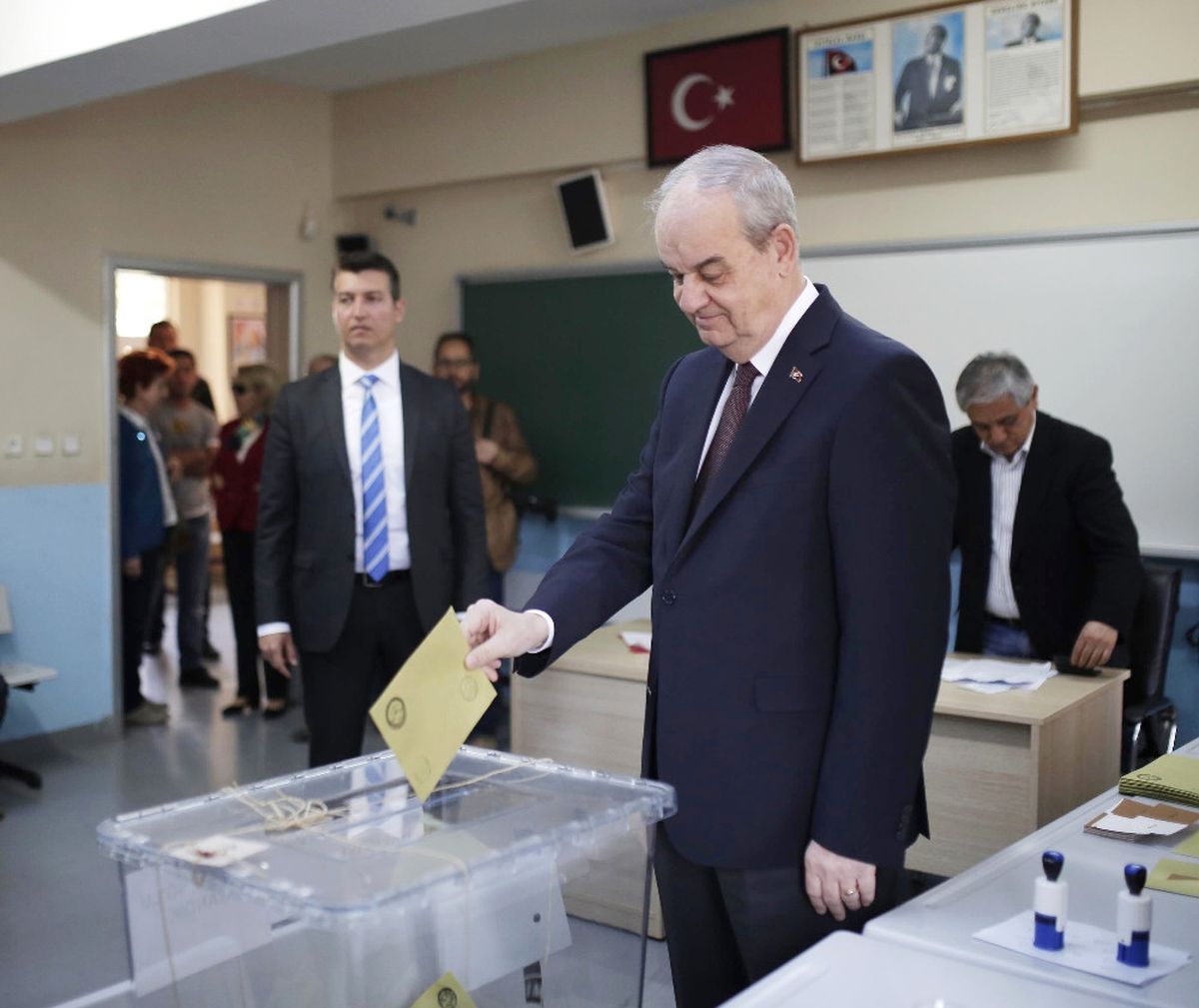 Ilker Başbuğ: Hayırlı Olsun, Iyilikler Getirsin