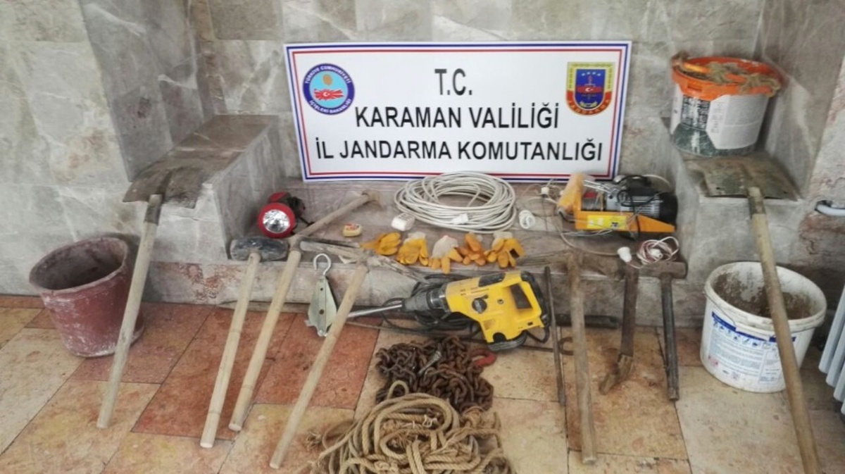 Karaman\'da Kaçak Kazı Operasyonu: 3 Gözaltı