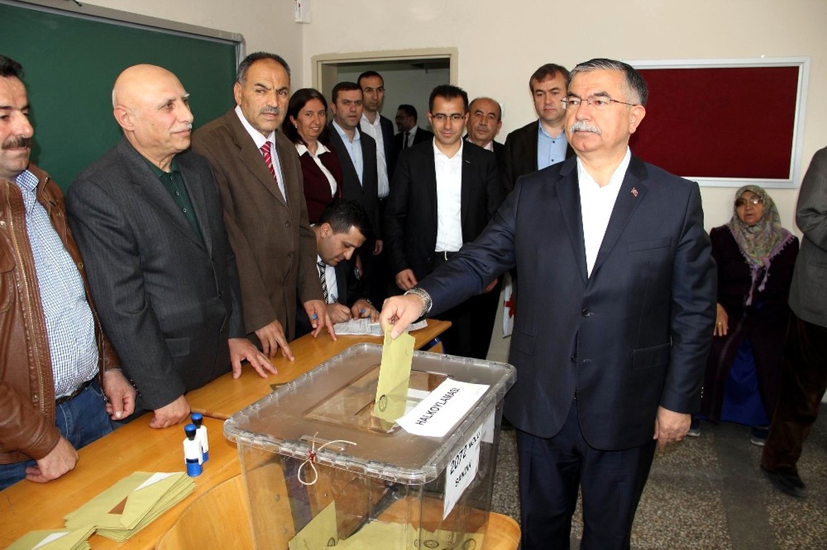 Milli Eğitim Bakanı Yılmaz Oyunu Sivas\'ta Kullandı