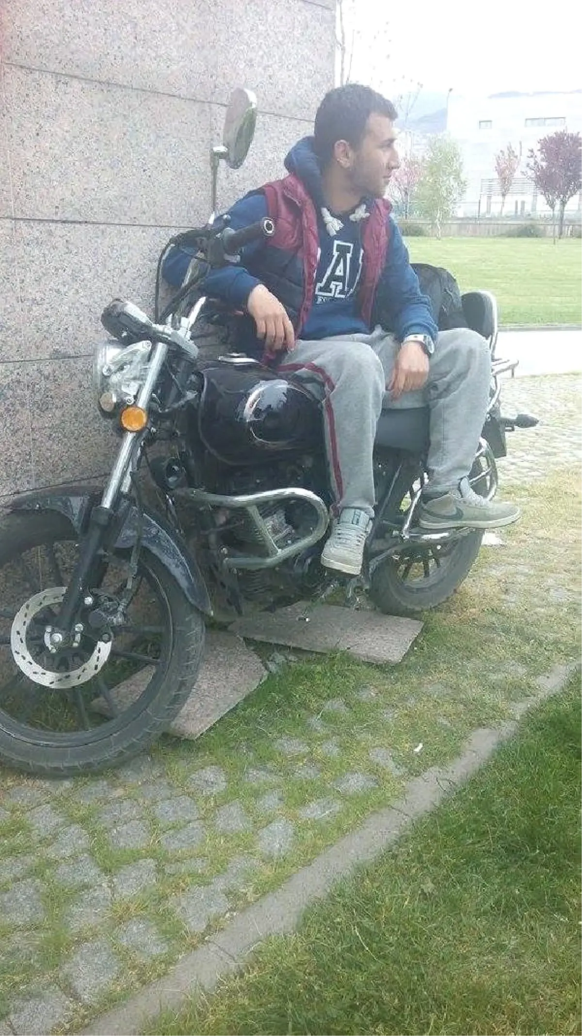 Motosikletinden İnmesini İsteyen Arkadaşını Öldürdü