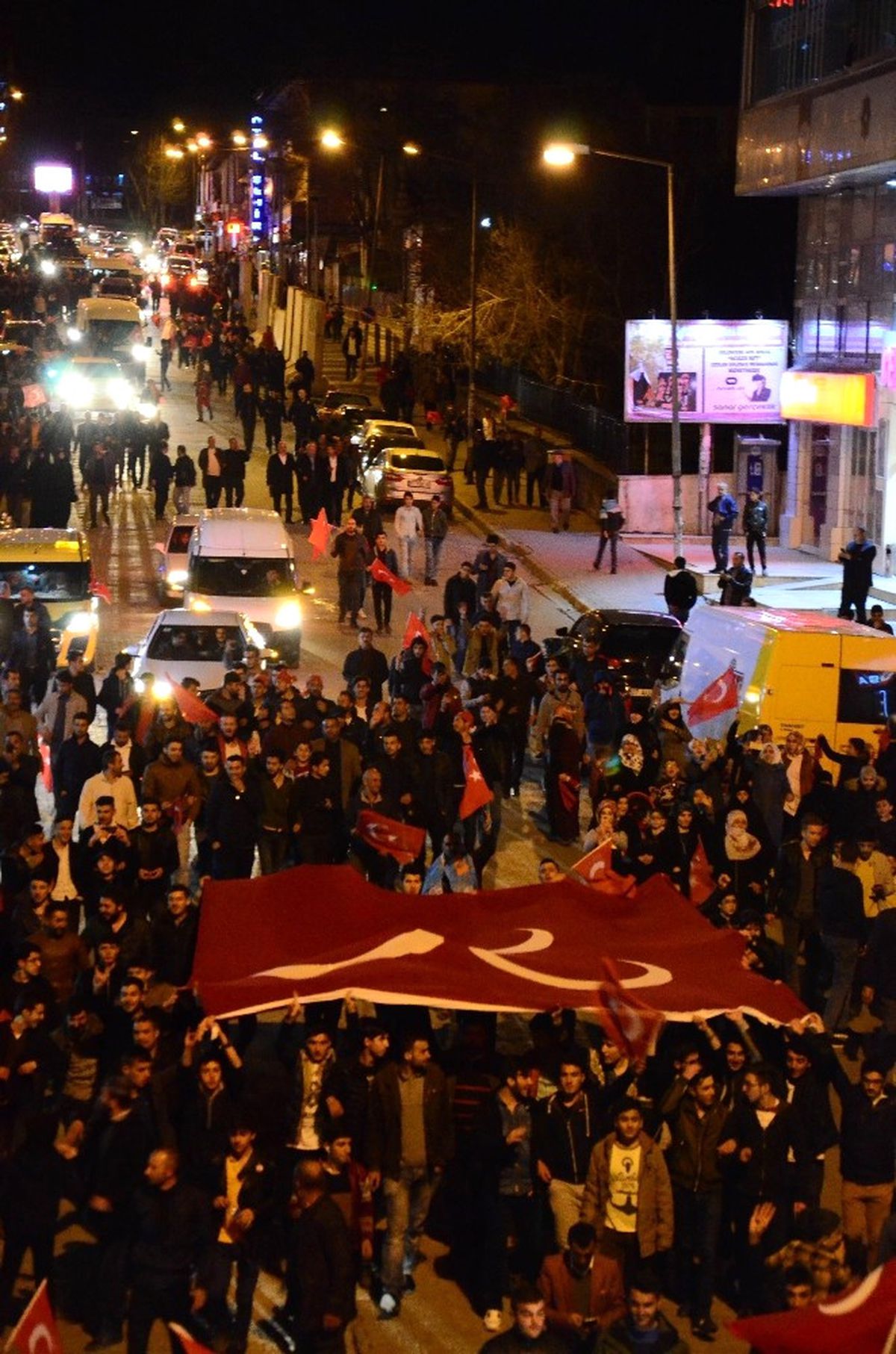 Muş\'ta Referandum Kutlaması