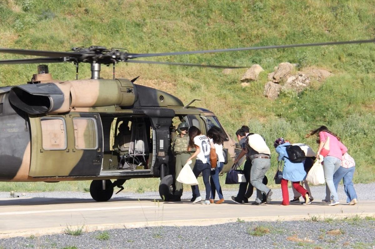 Oy Torbaları Helikopterle Taşındı