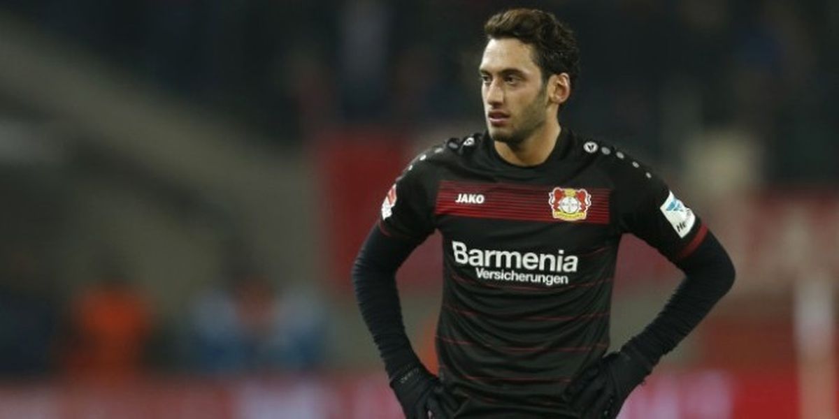 Özbek\'in Hedefi Hakan Çalhanoğlu!