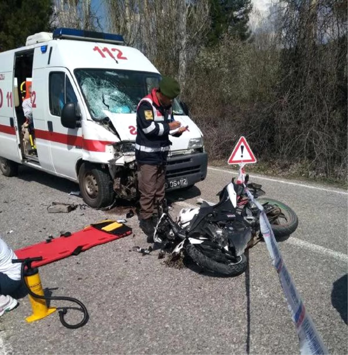 Seçmen Taşıyan Ambulans ile Motosiklet Çarpıştı: 1 Ölü, 1 Yaralı