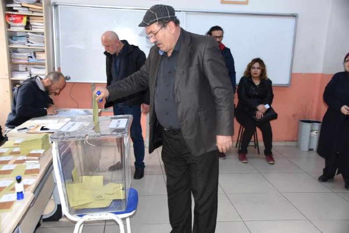 Sinop\'ta Vatandaşlar Sandık Başına Gitti