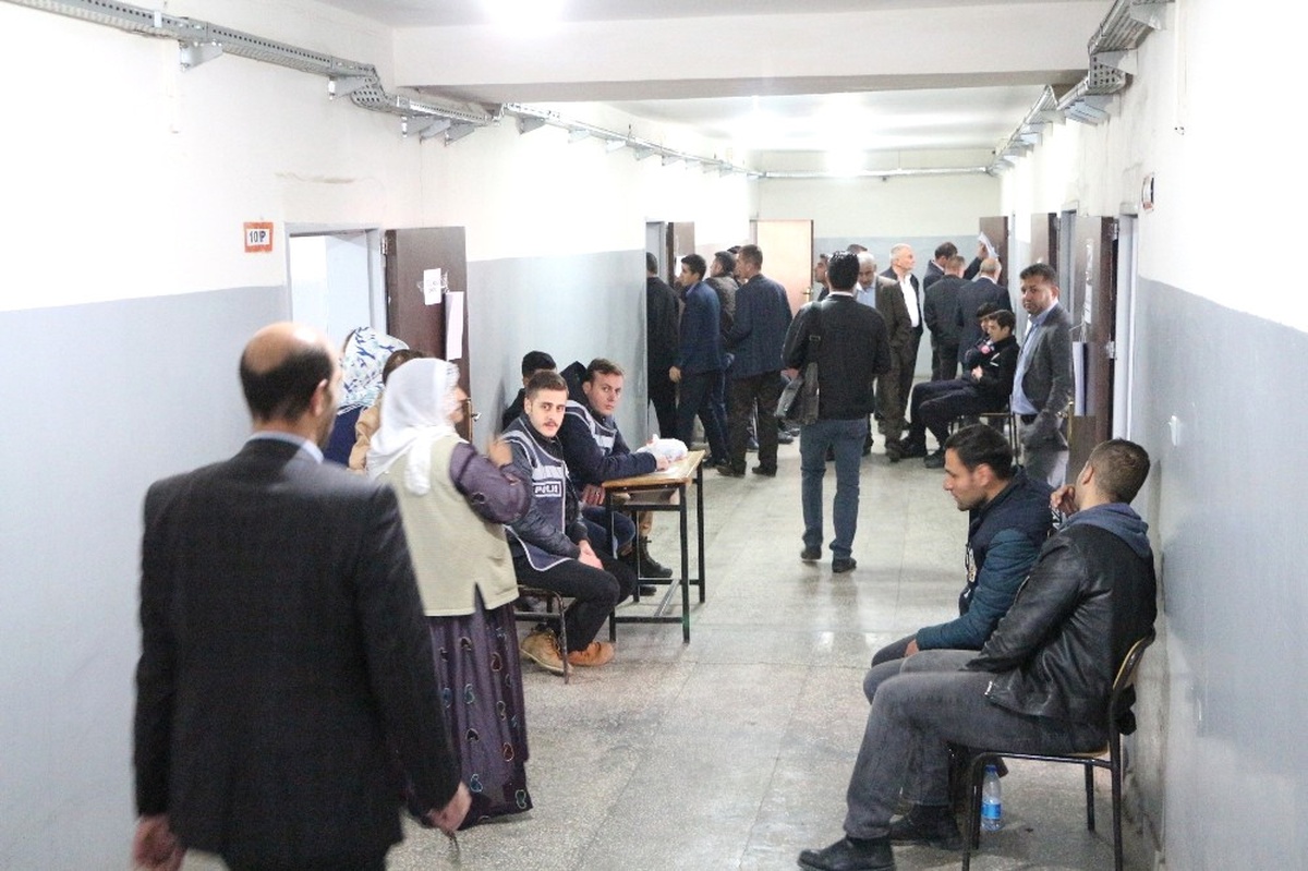 Şırnak\'ta Toplu Taşıma Araçları, Halk Oylaması Nedeni ile Ücretsiz Hizmet Verecek