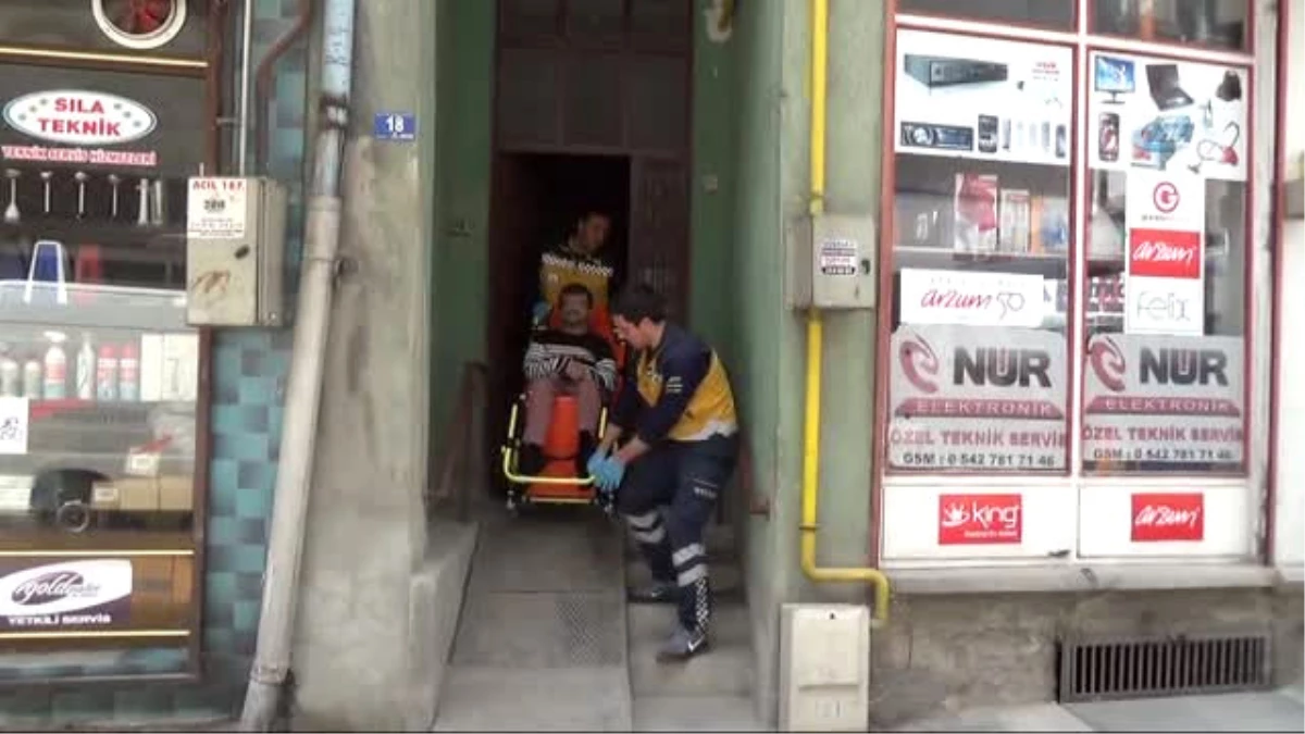 Türkiye Sandık Başında... Yaşlı ve Hasta Vatandaşlar Ambulanslar ile Taşındı