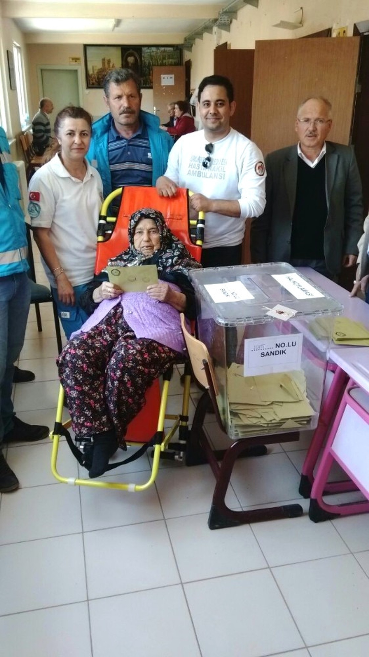 Umurbey Belediyesi Vatandaşları Sandığa Taşıdı
