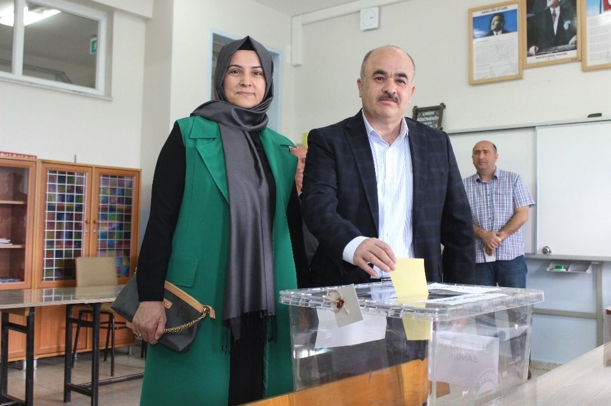Vali Dağlı Oyunu Kullandı