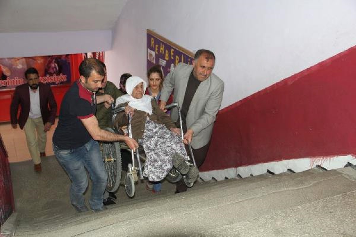Yaşlı ve Hastalara Ambulans Hizmeti