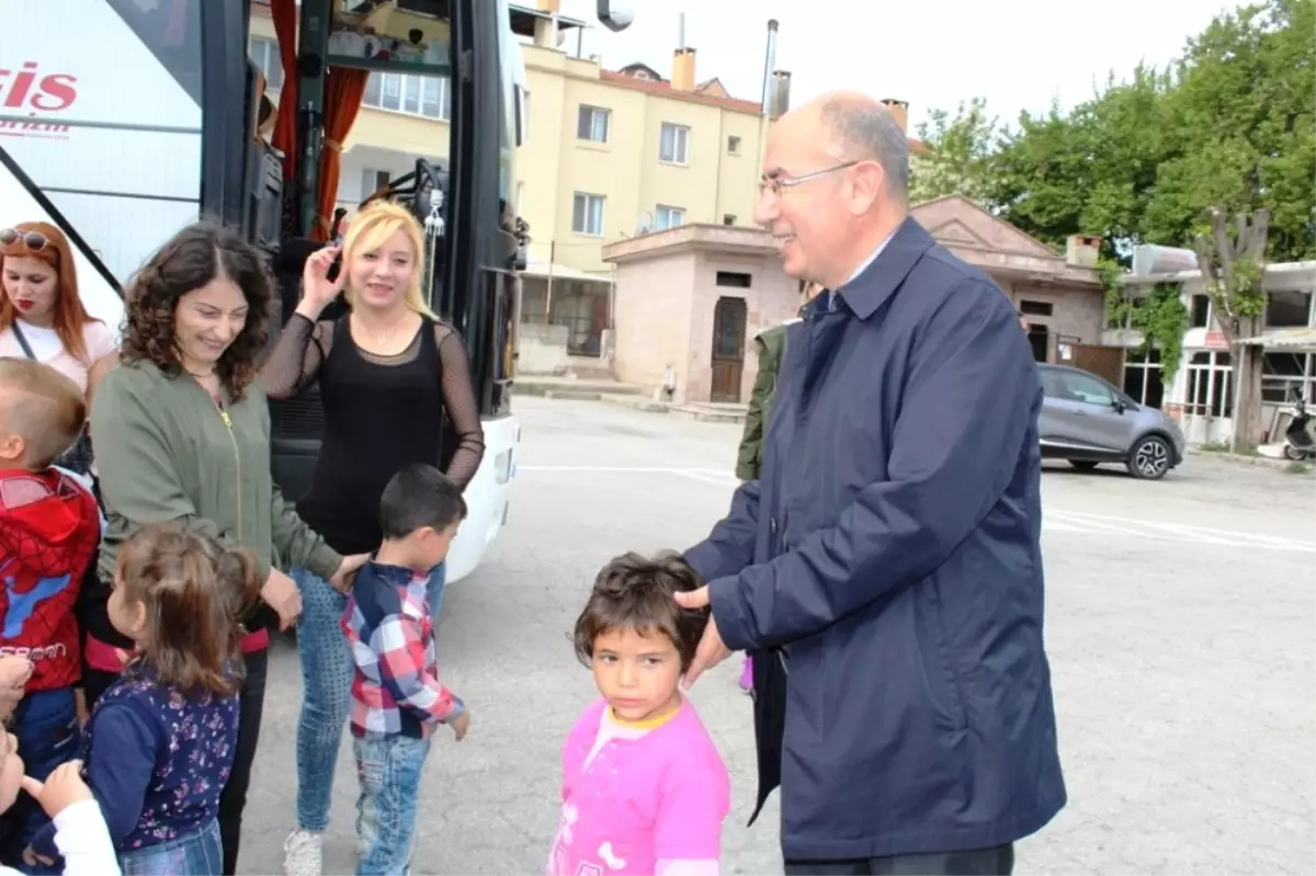 Ayvalıklı Köy Okullarının Ana Sınıfı Öğrencilerinin Hayvanat Bahçesi Sevinci