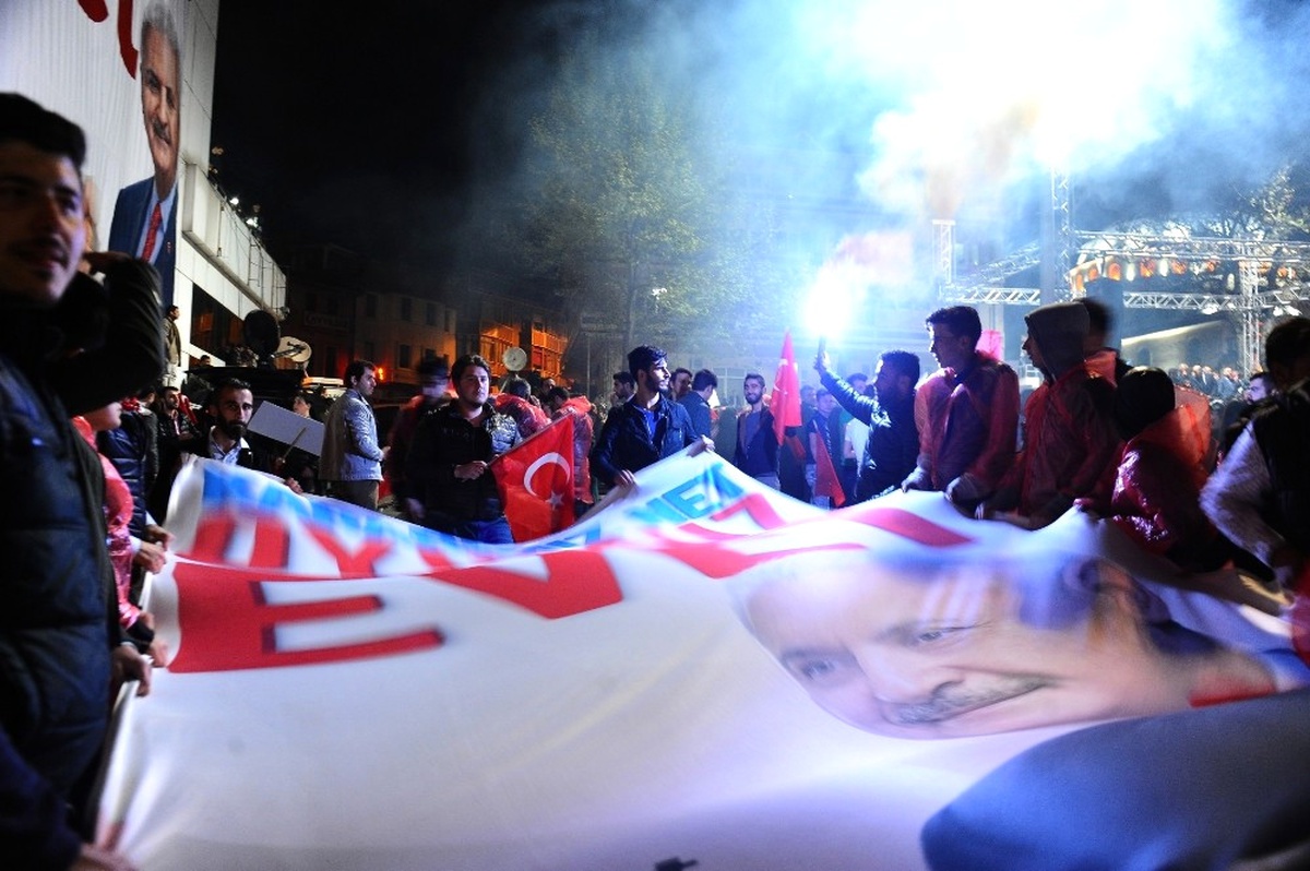 Bakan Müezzinoğlu: "Biz Hayır Diyeni ve Evet Diyeni ile Büyük Bir Milletiz"