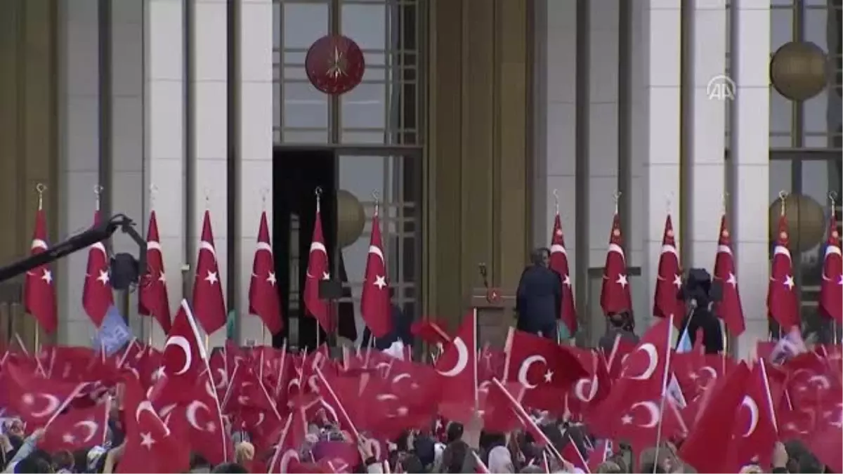 Başbakan Yıldırım, Cumhurbaşkanlığı Külliyesi\'nde Vatandaşlara Hitap Etti