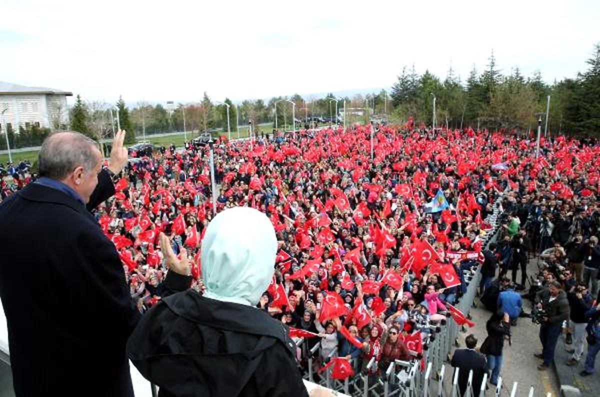 Cumhurbaşkanı Erdoğan, Kendisini Karşılamaya Gelen Vatandaşlara Hitap Etti