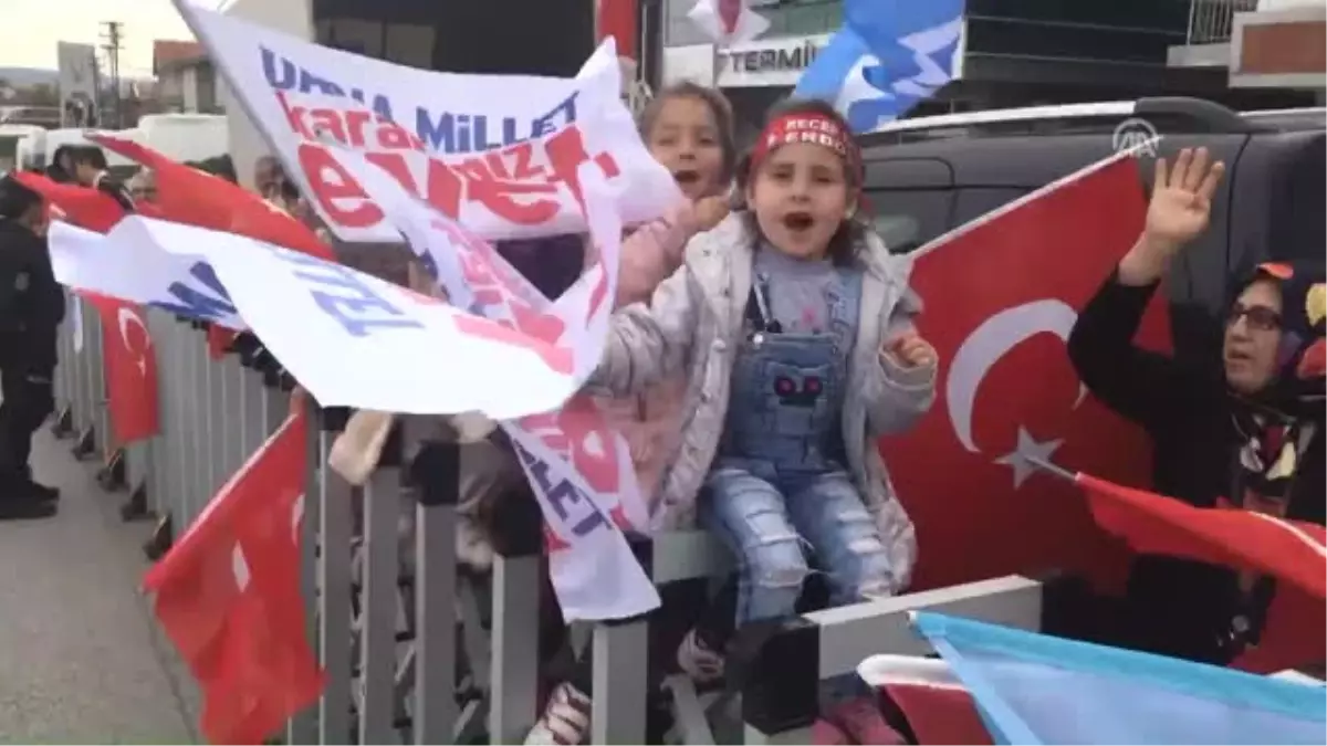 Cumhurbaşkanı Erdoğan, Vatandaşlar Tarafından Karşılandı - Pursaklar