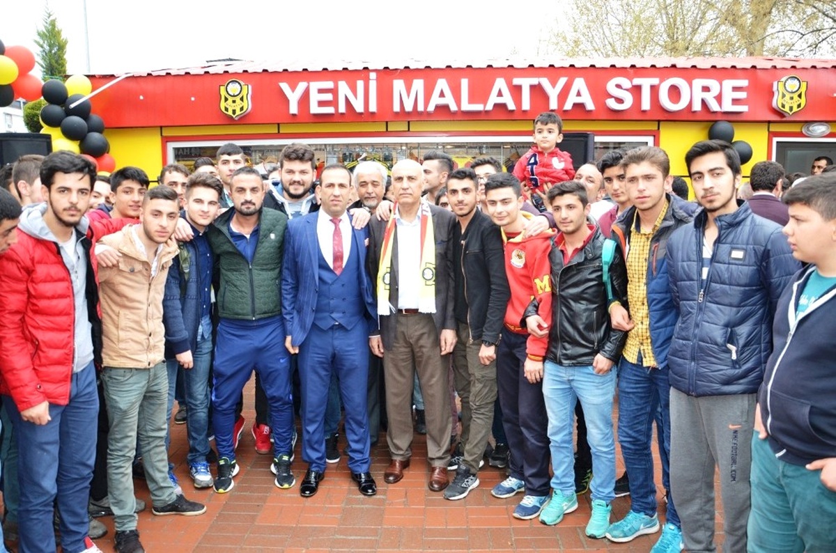 Evkur Yeni Malatyaspor\'un Lisanslı Ürün Satış Mağazası Açıldı