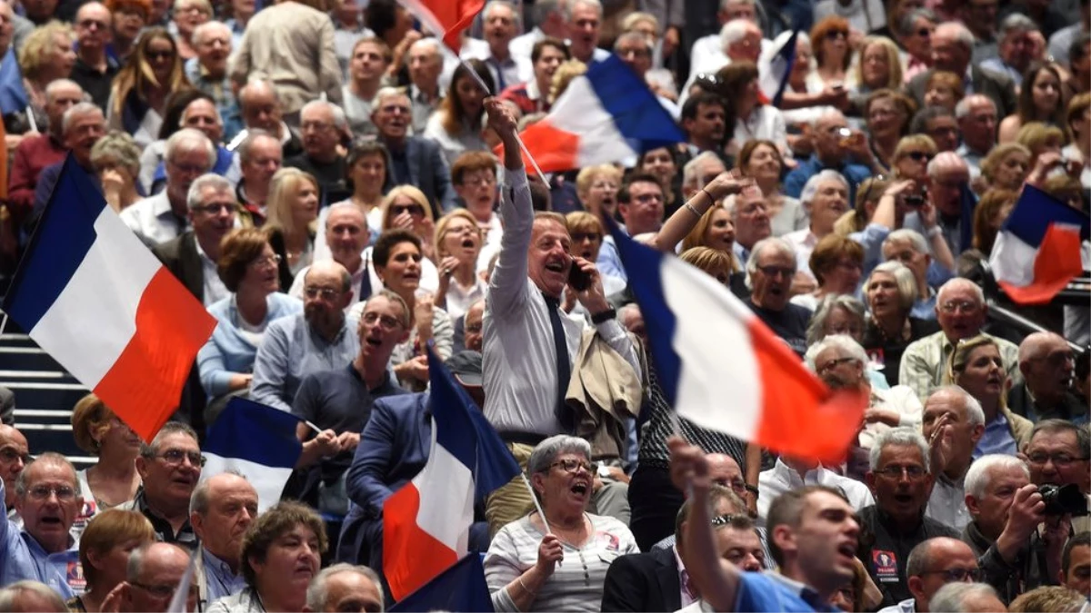 Fransa, Başkanlık Seçimlerine Sekiz Gün Kala Melenchon\'un Atağını Konuşuyor