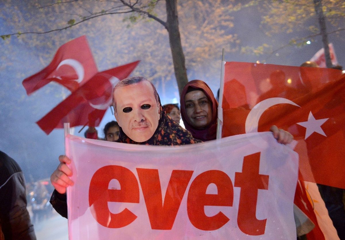 Istanbul\'da \'Evet\' Kutlamaları