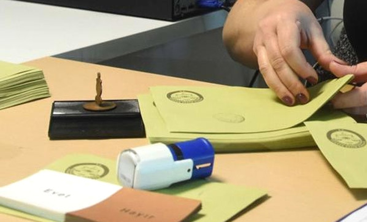 İstanbul\'da "Hayır" Yüzde 51.35, "Evet" Yüzde 48.65