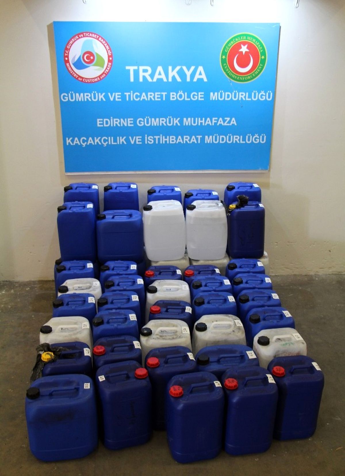 Kapıkule\'de Uyuşturucu Yapımında Kullanılan 1.5 Ton Asit Anhidrit Ele Geçirildi