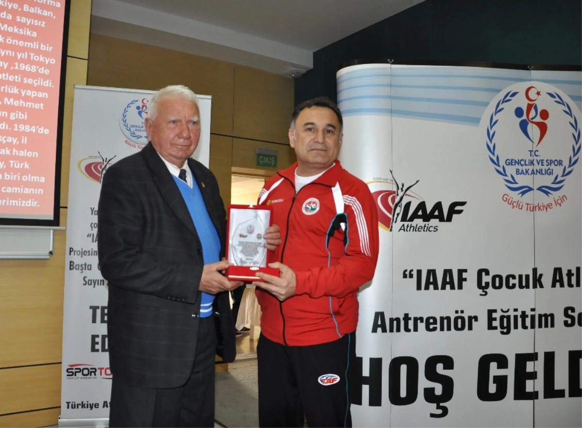 Olimpiyat 4.\'sü İsmail Akçay, Çocuk Atletizmi Seminerine Katıldı