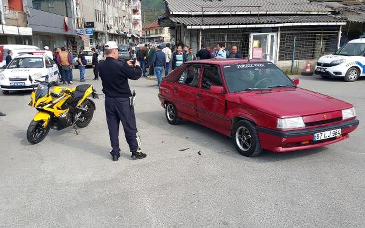 Otomobil ve Motosiklet Çarpıştı: 2 Yaralı