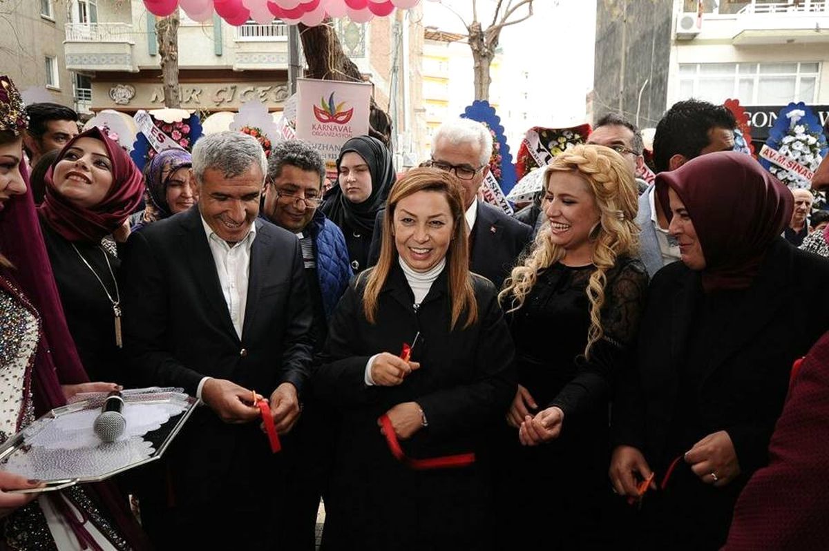 Siyasiler Açılışta Bir Araya Geldi