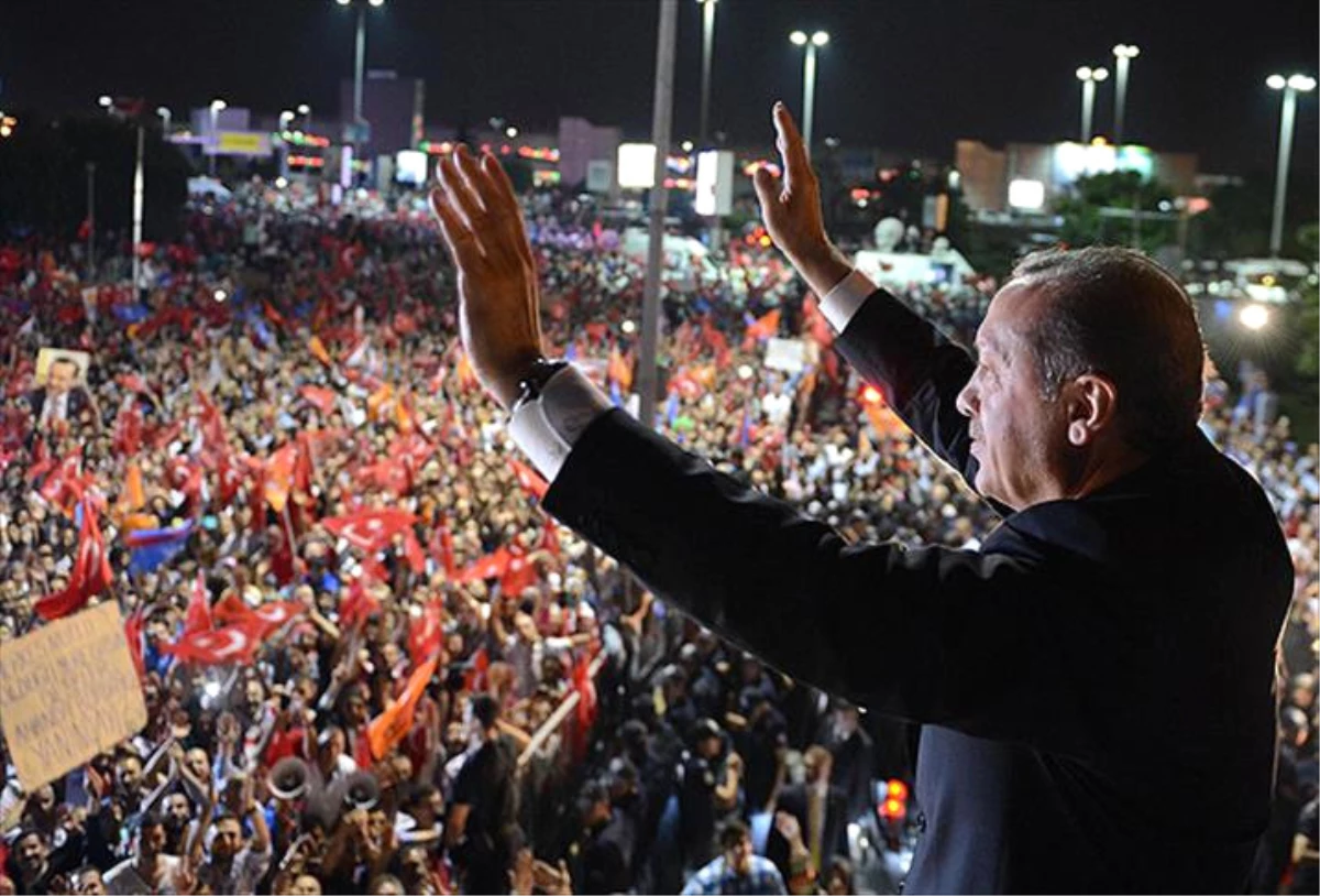 The Guardian: Erdoğan Türkiye\'de Yeni Gücünü İlan Ederken Tekrar Sayım Çağrısı Yapıldı