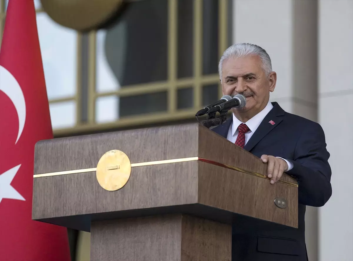 Yıldırım, Cumhurbaşkanlığı Külliyesi\'nde Vatandaşlara Hitap Etti