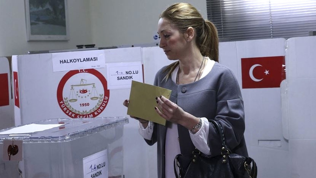 Yunanistan\'da Yaşayan Türk Vatandaşlarının Referandum Tercihi