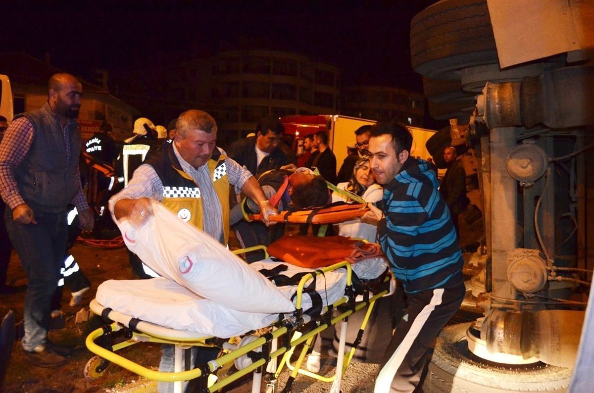 Ataşehir\'de Trafik Kazası: 1 Yaralı