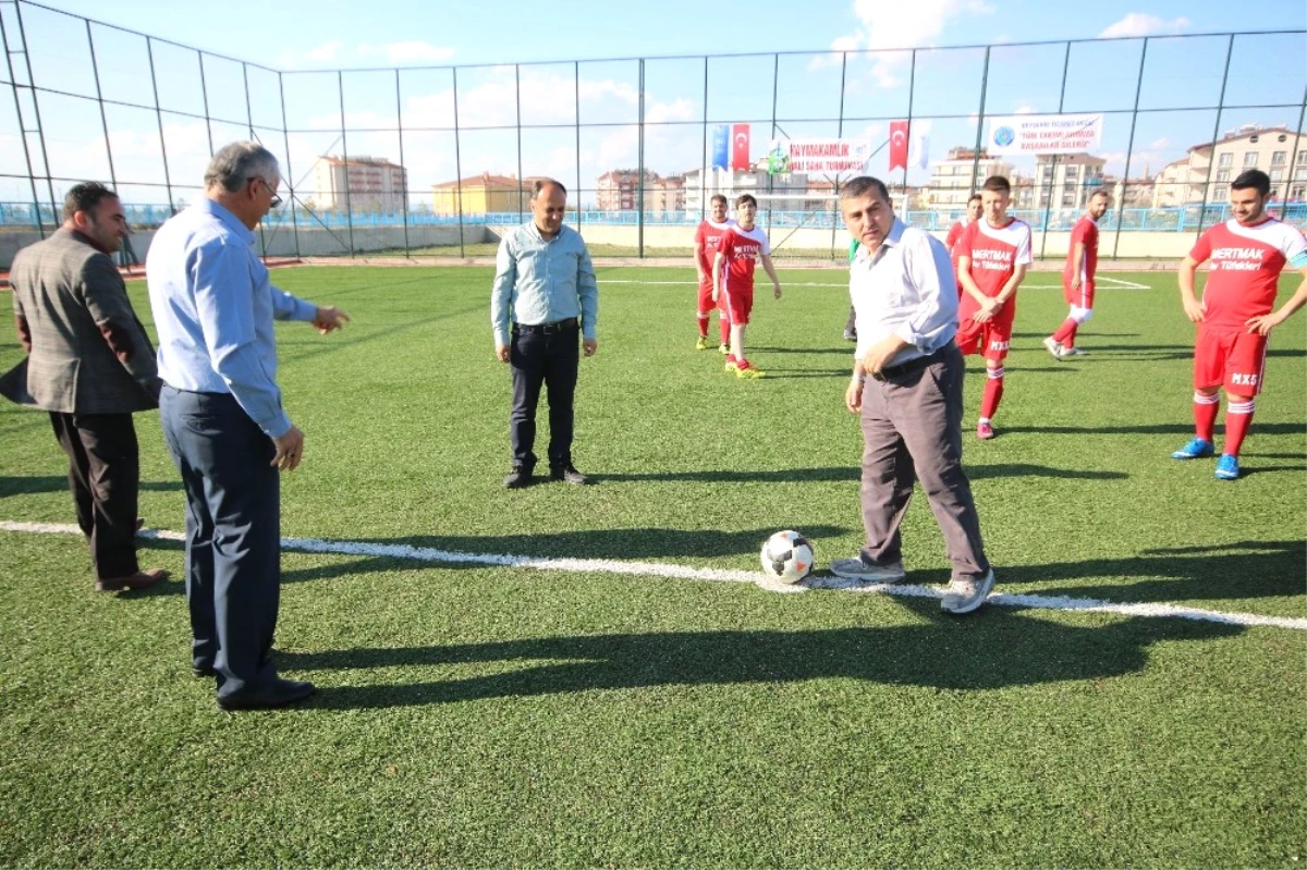 Beyşehir\'de Şehitler Anısına Futbol Turnuvası Başladı