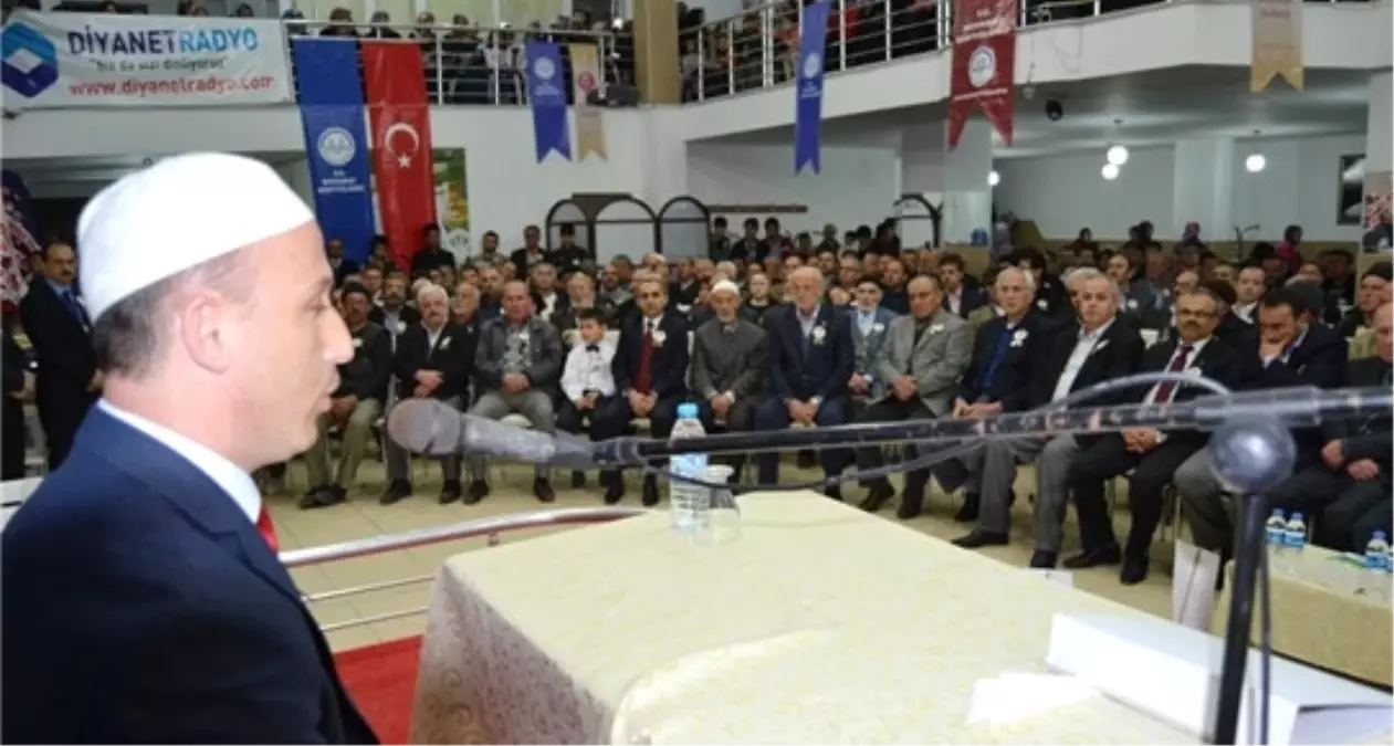 Boyabat\'ta "Hz. Peygamber ve Güven Toplumu" Konferansı