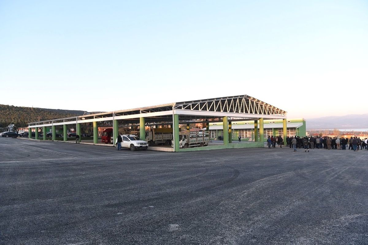 Boyalıca Hali Büyükşehir Eli ile Modern Komplekse Dönüşüyor