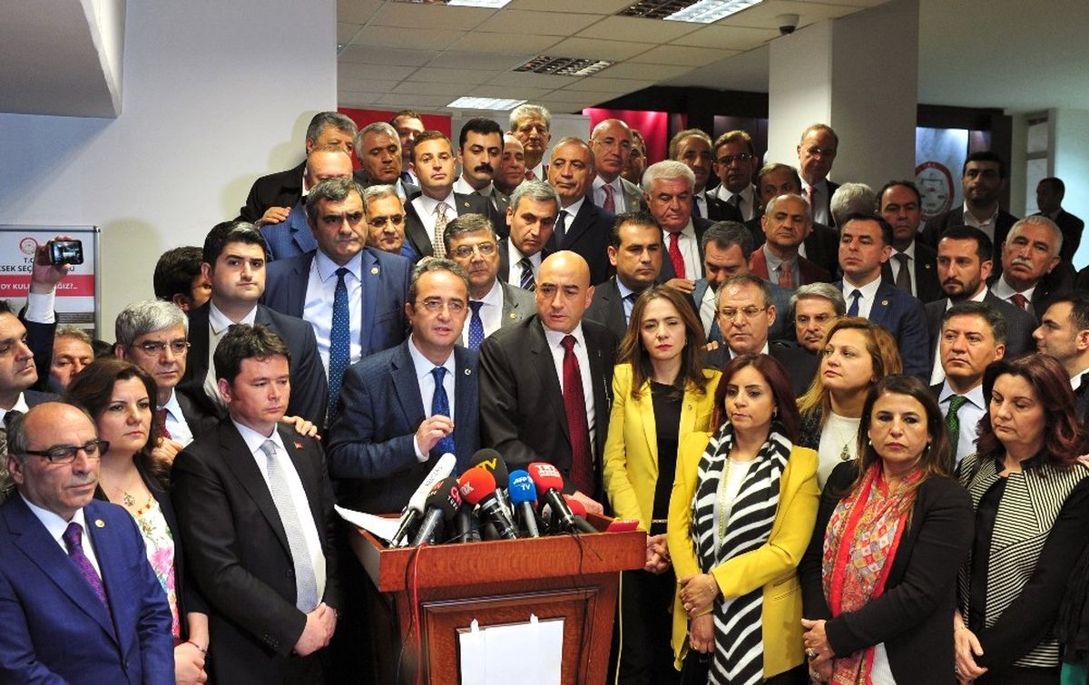 Chp, Referandumun İptali İçin Ysk\'ya Başvurdu