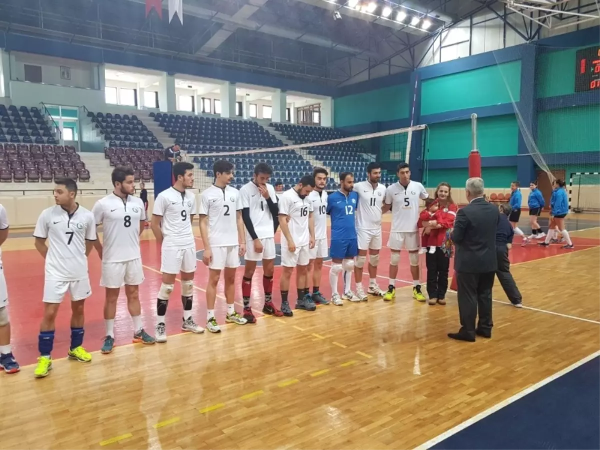 Düzce Üniversitesi Erkek Voleybol Takımı 1. Lig Şampiyonu Oldu