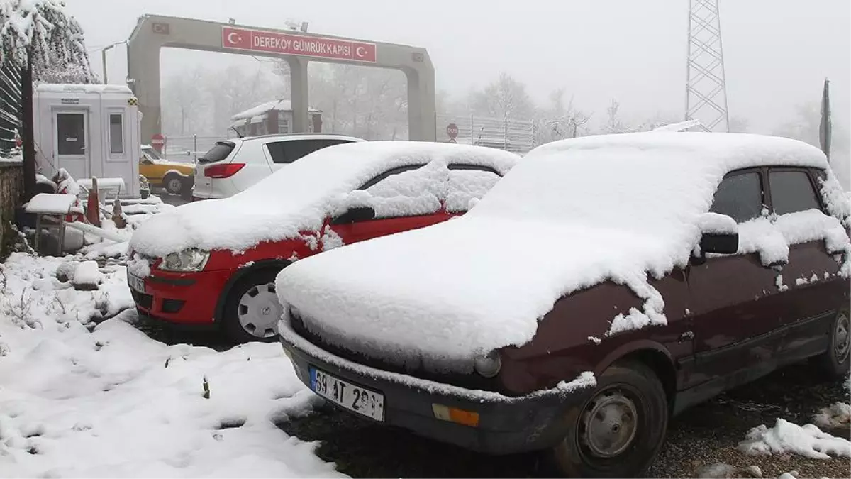 Kırklareli\'nde Kar Yağışı Etkili Oldu