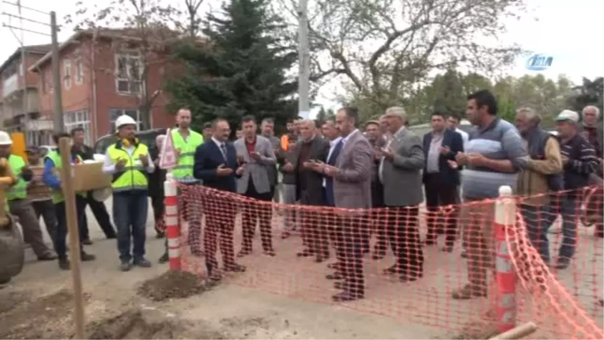 Kırsal Mahallelerde Doğalgaz İçin İlk Kazma Vuruldu